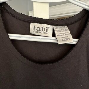 TABI INTERNATIONAL Black Top